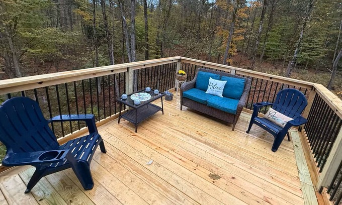 Greenfield Center House | Upstate Escape-Treetop deck-50 Acres-Near Saratoga