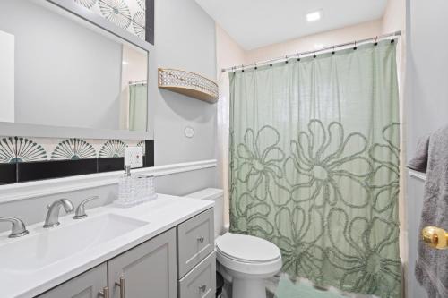 North Side Apartment | Uptown Escape