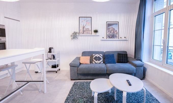 Bollee Apartment | Urban Calm – Bright & Modern Stay