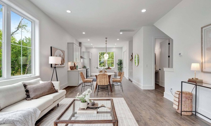 Haynes Area House | Urban Elegance: Nashville Rooftop Townhome with Skyline Views