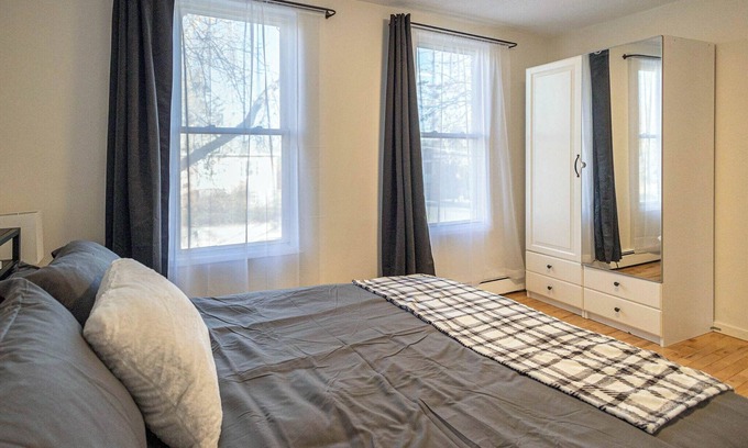 Southeast Calgary Apartment | Urban Escape in Ramsay By Calgary Stampede, Inglewood, Bow River