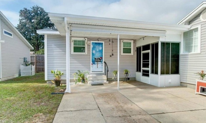 Fairfax Apartment | Urban Nest for Two Cozy Jax Hideaway Unit 2
