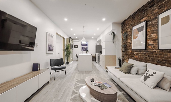 Hochelaga Apartment | URBAN OASIS 4 BEDROOMS UNIT IN QUIET NEIGHBORHOOD