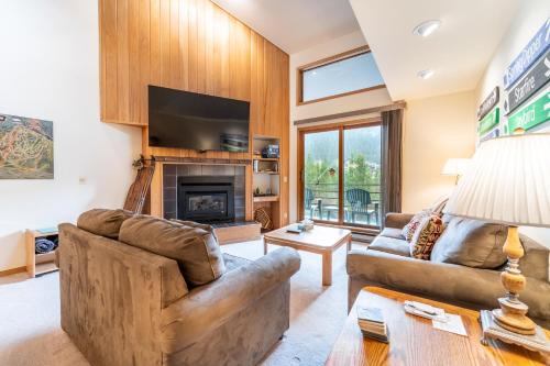 Mountain House Apartment | Ski Run 412 by Summit County Mountain Retreats