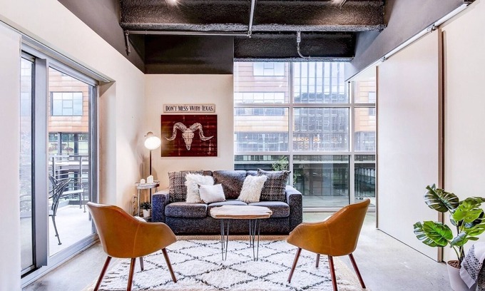 Central East Austin Condo | UT Football Fave, 6th St Condo - Walk to Downtown!