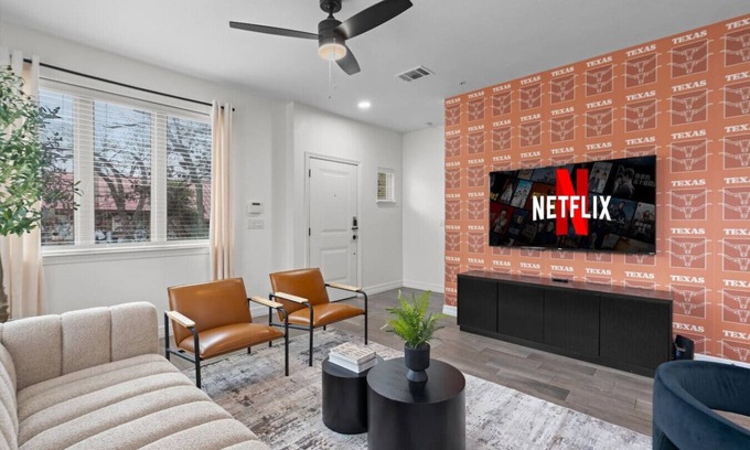 North University House | UT Home w/Game Room | Great for F1, ACL, Game Day