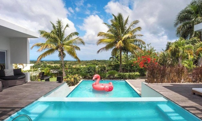 La Mulata Villa | V11 Casa Vista del Caribe · Caribbean-style with 2-level pool & large garden
