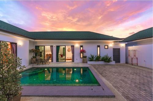 Ban Saiyuan Villa | V189 Stylish 3BR Hideaway Pool & Beach Vibes