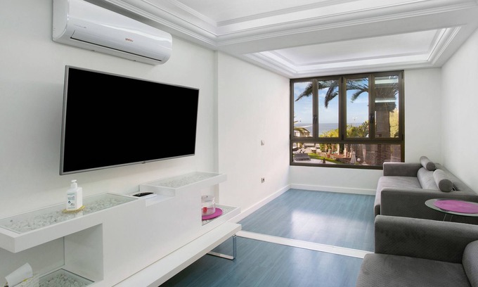Patalavaca Apartment | Vacation Apartment 'Articel Patalavaca' with Sea View, Wi-Fi and Air Conditioning