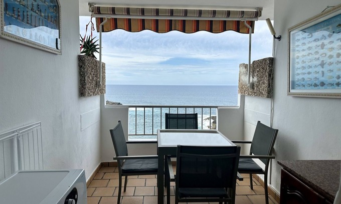 Tacoronte Apartment | Vacation Apartment 'Casita Acogedora Frente Al Mar' with Sea View, Private Terrace and Wi-Fi