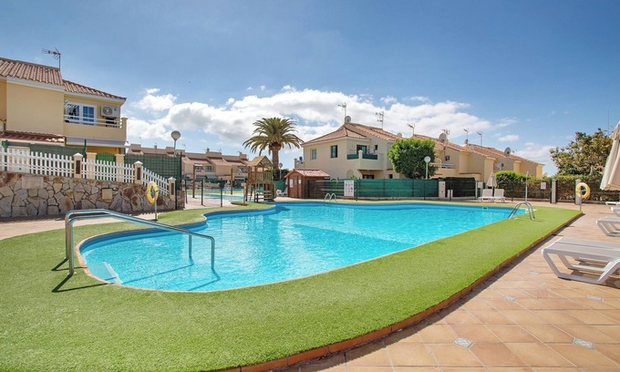 Sonnenland Apartment | Vacation Apartment 'Exclusive Sonemar' with Shared Pool and Wi-Fi