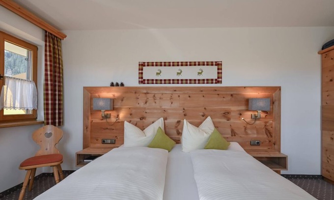Rofleuten Apartment | Vacation apartment Edelsberg No. 3 on the first floor - Landhaus am Rosenbächle