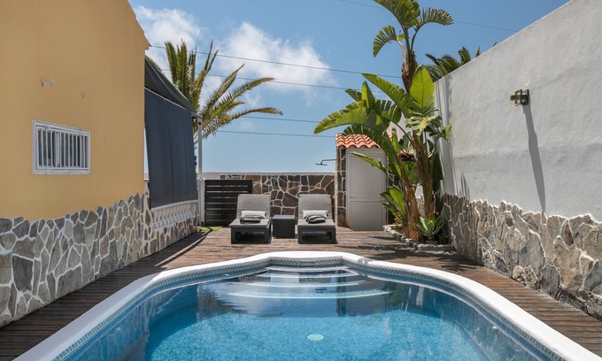 El Chorrillo Apartment | Vacation Apartment 'Paraíso Radazul' with Shared Pool, Shared Terrace and Wi-Fi