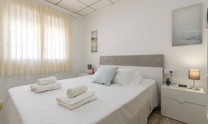 Santa Pola Ski Chalet | Vacation apartment on the beach