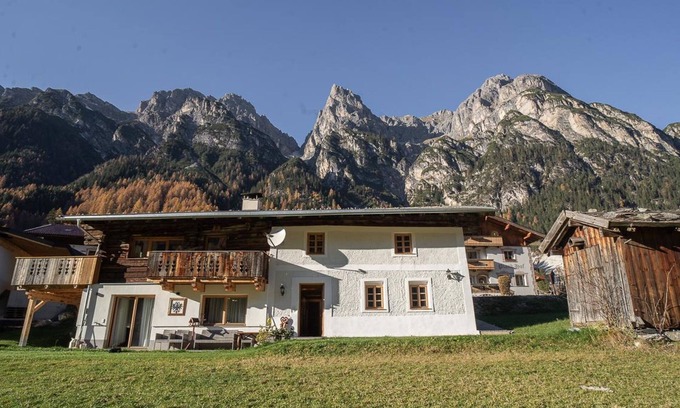 Gschnitz Apartment | Vacation apartment Sarah - Apartment with 2 bedrooms, garden