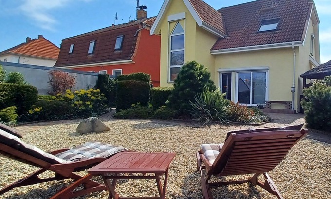 Sedlitz Apartment | Vacation cottage Swan Lake