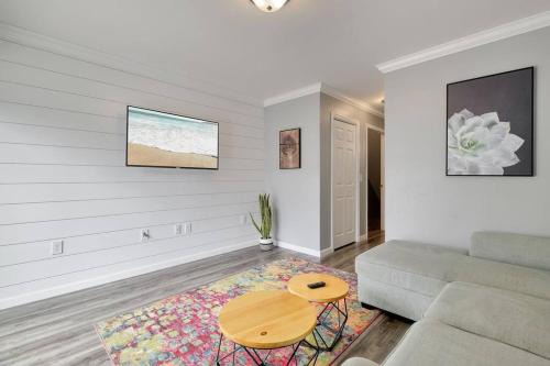 Bangor Apartment | Vacation & Entertainment-2 BD Game Room Retreat