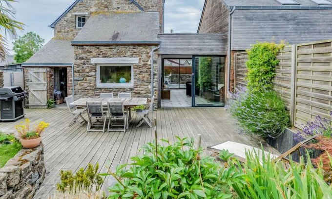 La Gouesniere House | Vacation home Le Gros chêne in Saint Méloir des Ondes - 7 persons, 4 bedrooms