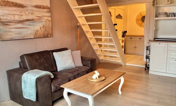 Westkapelle Apartment | Vacation home 300 meters from the sea - perfect for two (and four-legged friend!)