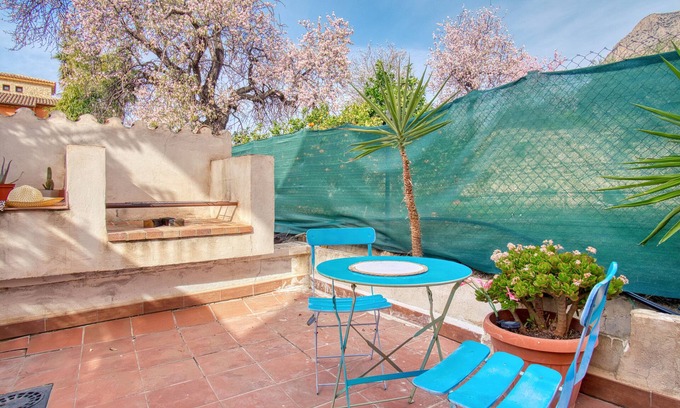 Finestrat House | Vacation Home 'Alquería Pequeña' with Sea View, Shared Pool and Air Conditioning