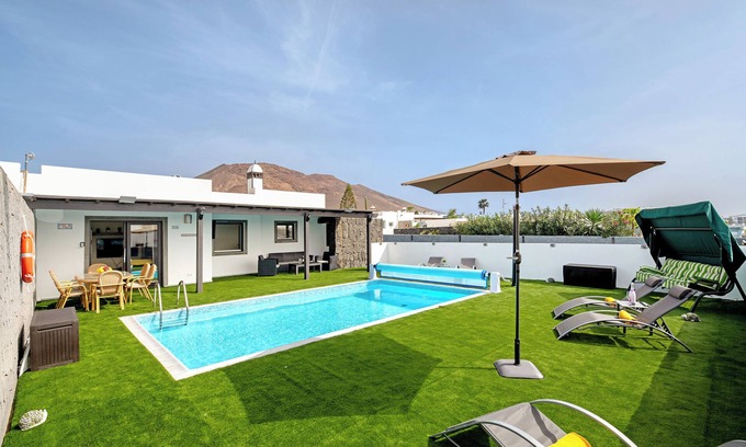 Playa Blanca House | Vacation Home "Casa Atilana" with Private Heated Pool, Private Terrace & Wi-Fi