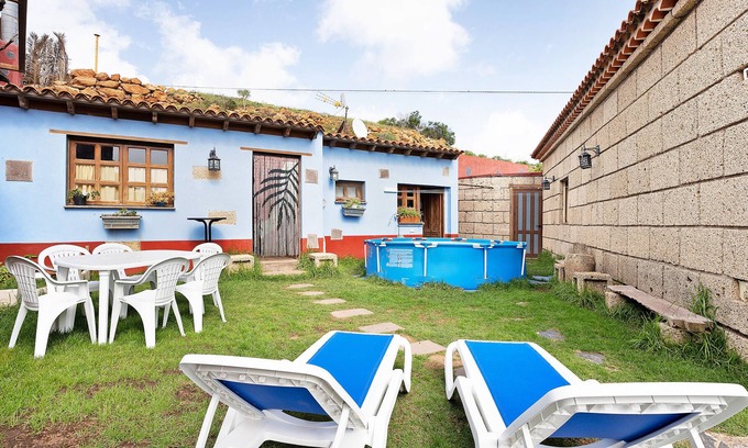 El Rosario Ski Chalet | Vacation Home "Casa Rural Las Goteras" with Sea View, Private Pool & Wi-Fi