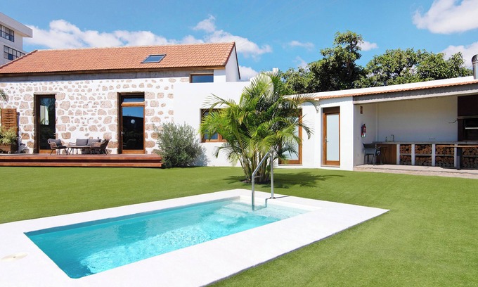 Telde House | Vacation Home 'El Pozo - Finca La Suerte Grande' with Private Pool, Private Terrace and Wi-Fi