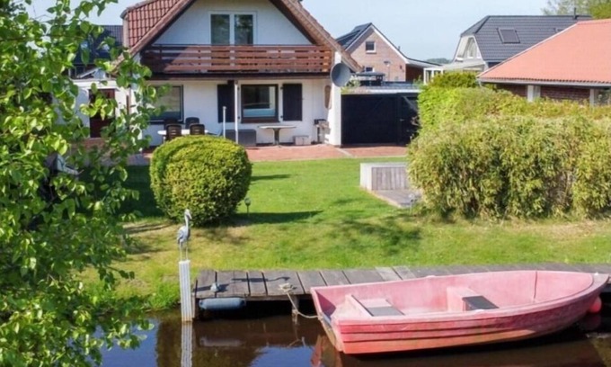 Bedekaspel House | Vacation home for 5 guests with 105m² in Südbrookmerland (297911)