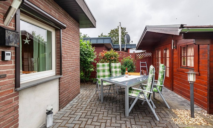 Wissel House | Vacation Home "Haus Seestern" with Private Terrace, Private Garden & Wi-Fi