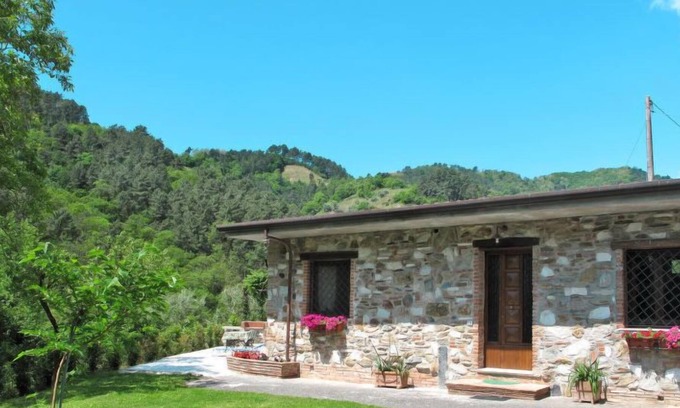 Massa House | Vacation home Il Gelso in Marina di Massa - 4 persons, 1 bedrooms