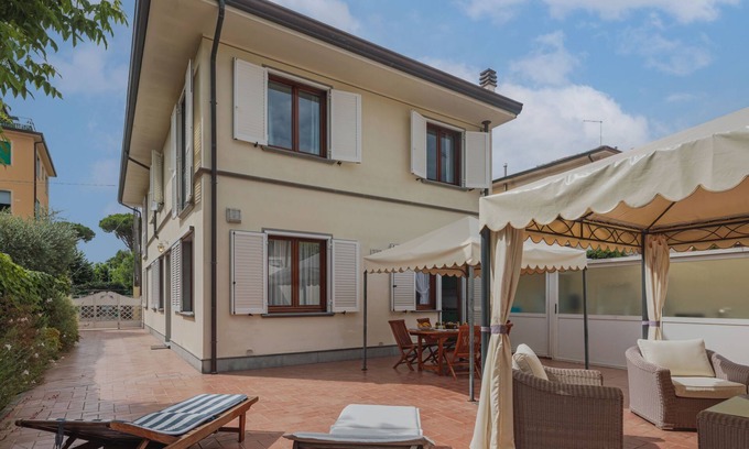 Lido di Camaiore House | Vacation home Rosa by Interhome