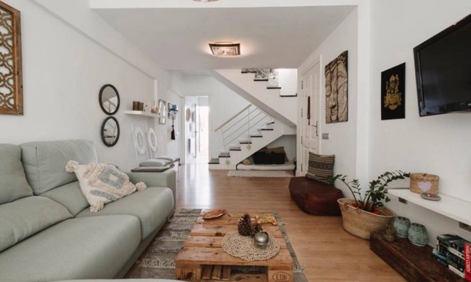 Telde House | Vacation Home 'La Casita De Vanessa 2' with Sea View, Private Terrace and Wi-Fi