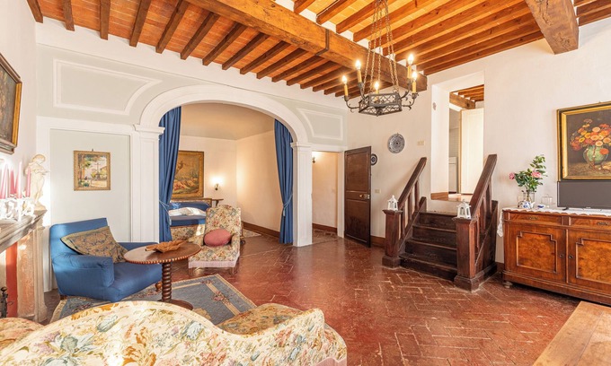Lucignano House | Vacation Home "Residenza D'Epoca Alcova" with Shared Pool, Shared Garden & Wi-Fi