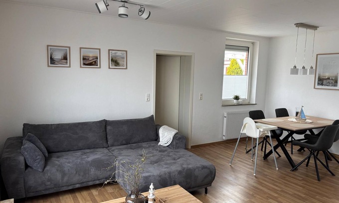 Dornumersiel House | Vacation home Wellenperle