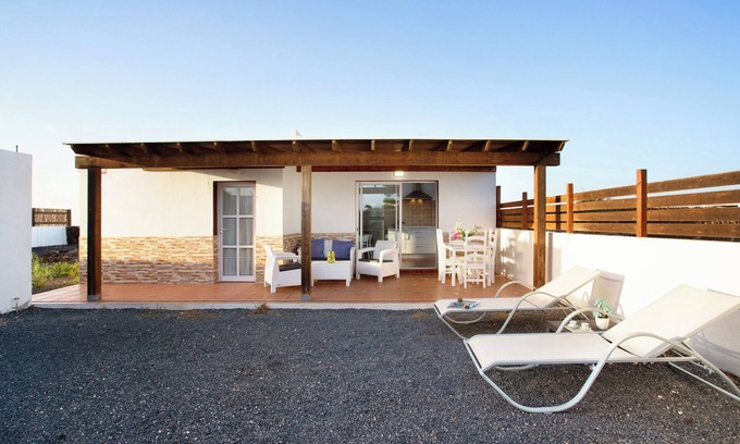 Lajares House | Vacation House 'Casa Daniela Lajares' with Private Terrace and Wi-Fi