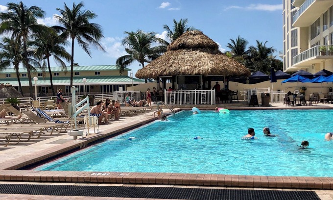 Sunny Isles Beach Hotel | Vacation is Calling! 3 Spacious Units, Outdoor Pool, Onsite Dining, Pets Allowed