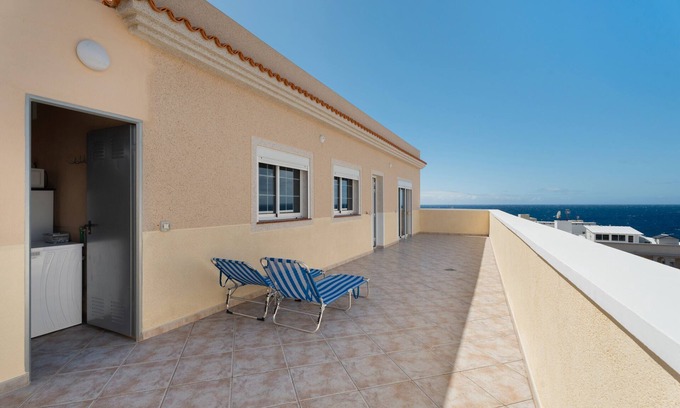 Los Abrigos Apartment | Vacation 'Los Abrigos 2' with Private Terrace and Wi-Fi