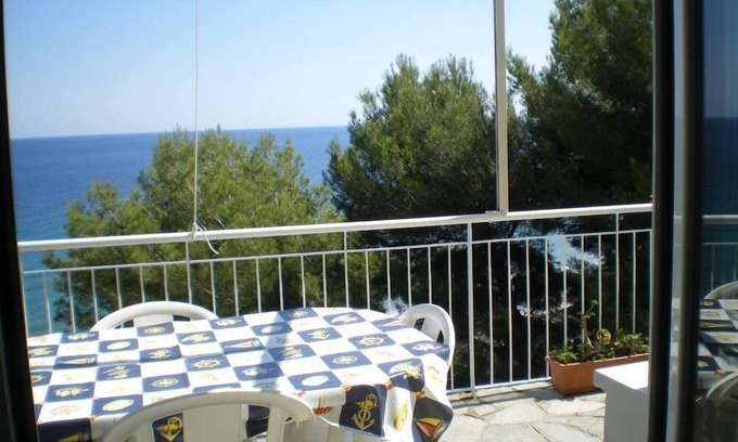 Laigueglia House | Vacation offer from 5/13July green the blue 5 minutes walk from the sea
