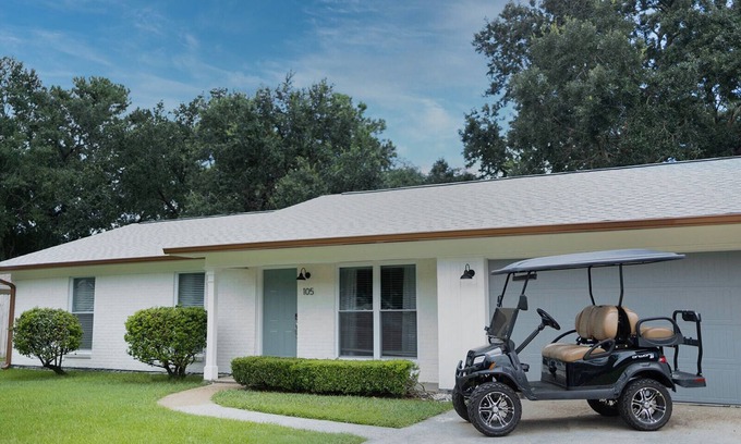 Ocean Springs House | Vacation on Vista - includes golf cart! Close to beach & downtown Ocean Springs!