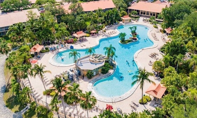 Naples Condo | Vacation property with lots of amenities , well located ,clean, quite,exquisite