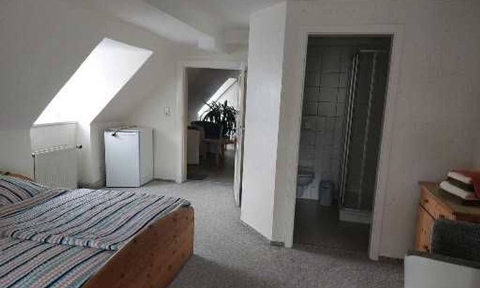 Roggentin Apartment | Vacation room garden view - Fischerhaus Pension
