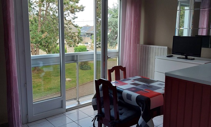 La Madeleine-Bellevue Apartment | Vacation studio rental by the sea Saint-Malo