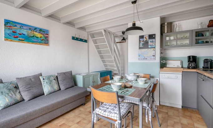 Saint-Gildas-de-Rhuys Ski Chalet | Vacations in Saint Gildas de Rhuys for 4 - Pool