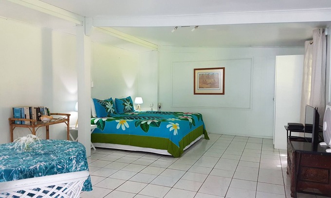 Tapere of Titikaveka Cottage | Vaka Beach Cottage nSnorkel Kayak Walk for miles The best beach in Rarotonga