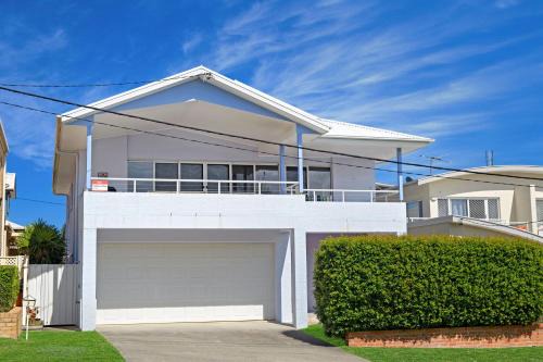 Crescent Head House | Vaka Malua 7 Scott Street