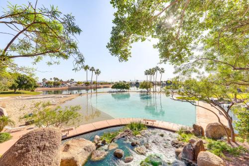 Val Vista Lakes House | Val Vista Lakes Group Getaway Lake and Pool Access!