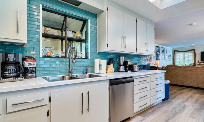 Vallejo House | Vallejo House - Gateway to Napa Valley, Ferry to San Francisco, Great Location