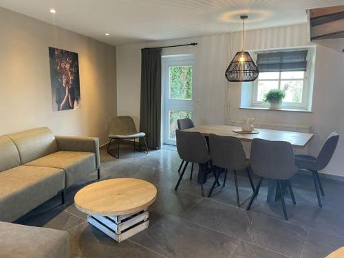 Colmont House | Valley View 3 Atmospheric 5 person holiday home near Valkenburg