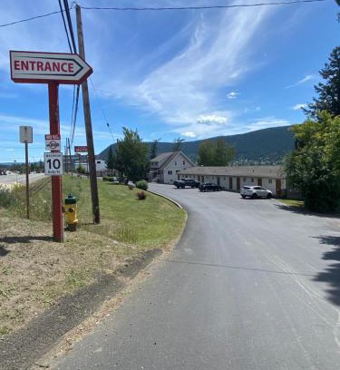 Williams Lake Hotel | ValleyView Motel