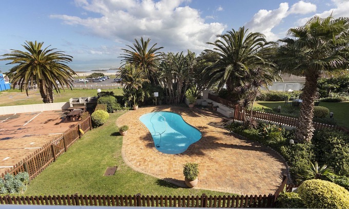 Gordons Bay Central Apartment | Van Riebeeck 12 - Two Bedroom Apartment, Sleeps 4